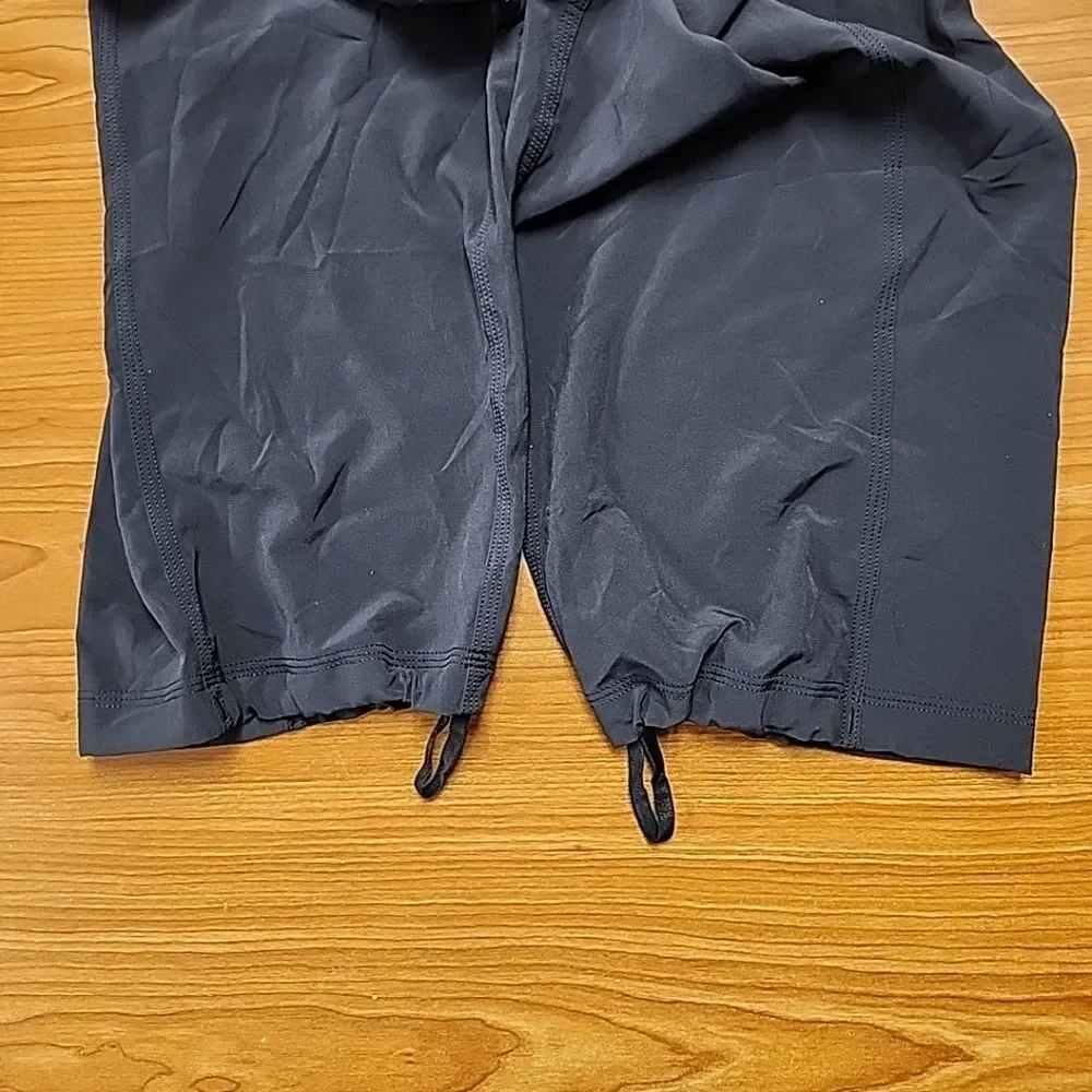 Lululemon Wide Leg Capri Yoga Pants Ankle Drawstring Back Pocket Sz 8 Black/Pink